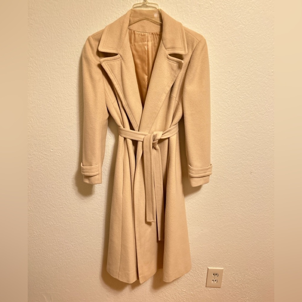 Classic Women's Wool-Blend Trench Coat - Cream